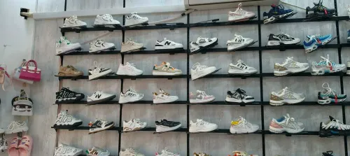 Magasin de chaussures femmes et enfants