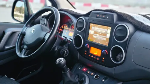 Peugeot Partner 2017 Tepee Allure 