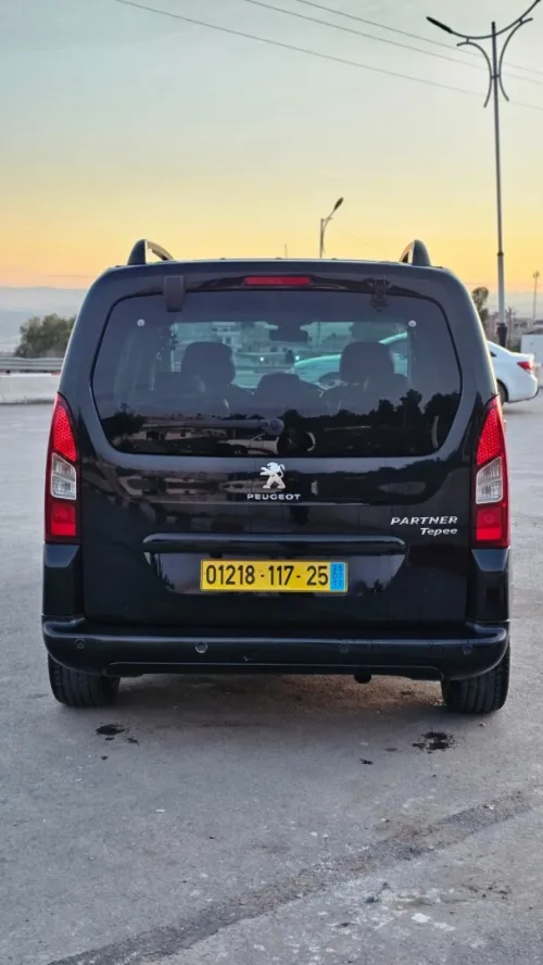 Peugeot Partner 2017 Tepee Allure 