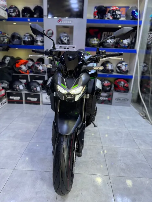 Kawasaki Z900 2025