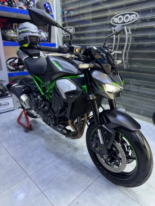 Kawasaki Z900 2025