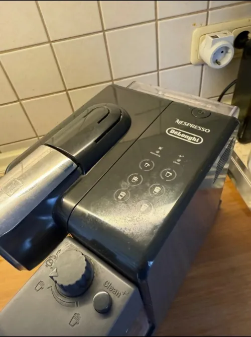 Delonghi Nespresso EN560B