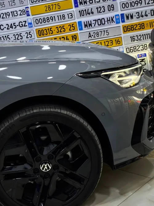 Volkswagen Golf 8 2025 R-Line