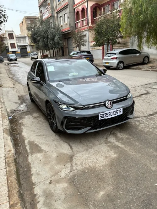 Volkswagen Golf 8 2025 R-Line