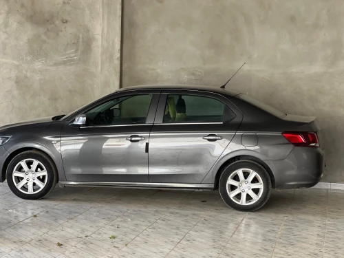 Peugeot 301 2022 