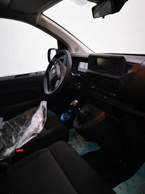 Citroen Jumpy 2025 09 place