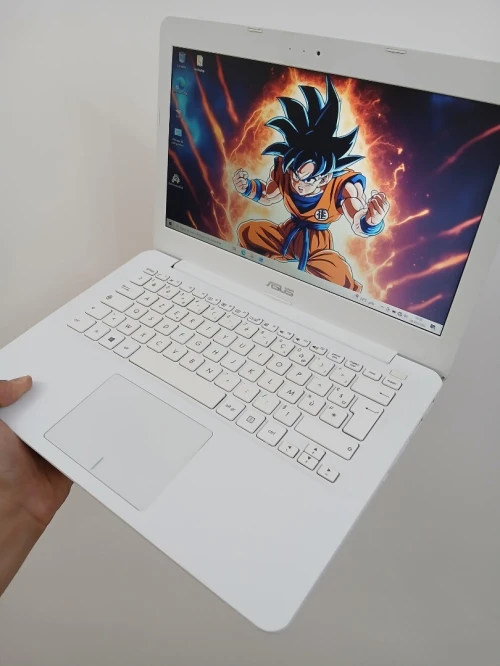ASUS X302LJ Intel I3-5005U RAM 8GB HDD 1TO