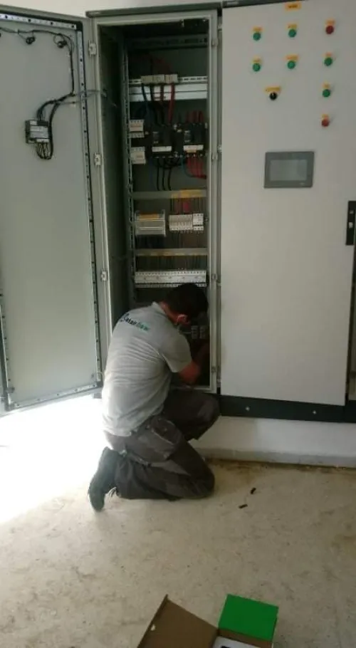 armoire électrique et coffret