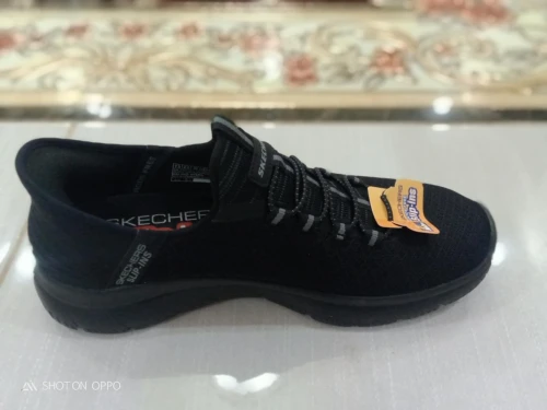 SKEECHERS 
