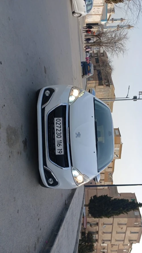 Peugeot 208 2016 