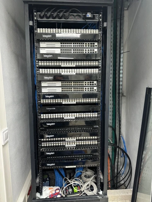 Installation réseau informatique et fibre optique 