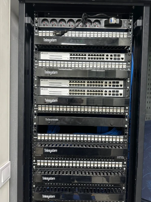 Installation réseau informatique et fibre optique 