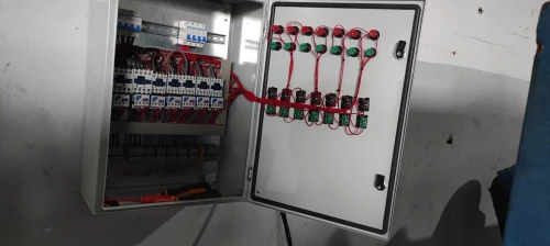Électricien bâtiments est industriels