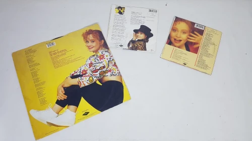 2 disques 45t et un maxi de SONIA
