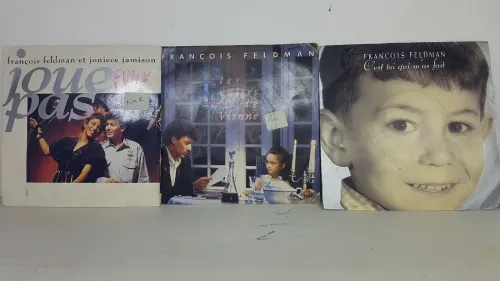 Musiques francaise en disques 45 tours en parfaite etat
