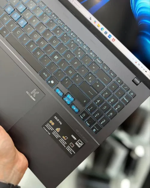 ASUS V16 Comme Neuf