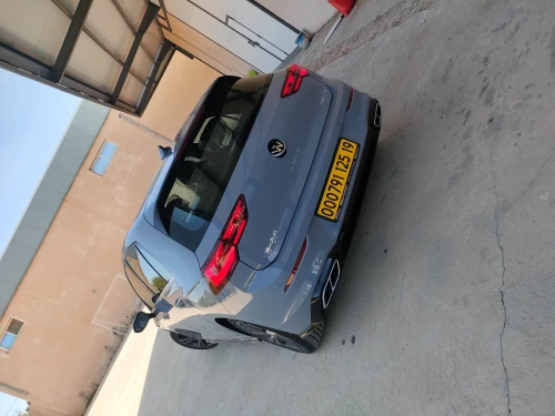 Volkswagen Golf 8 2025 R-Line