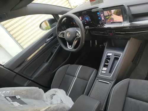 Volkswagen Golf 8 2025 R-Line