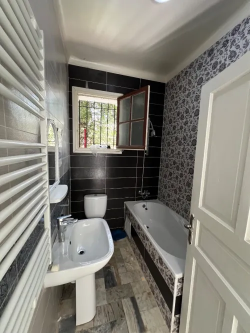 Location Appartement Niveau de villa F5 Alger El biar