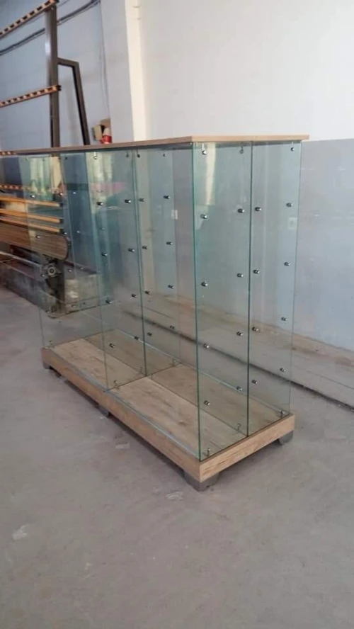 armoire d'exposition en verre 