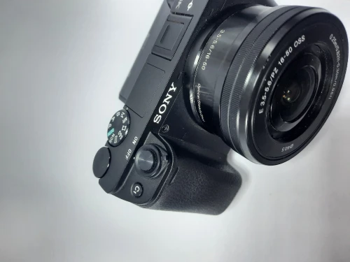 Sony a6400 kit + 50mm f1.8 oss + cpl polarizer