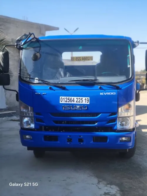 إيسيزي KV100 2025
