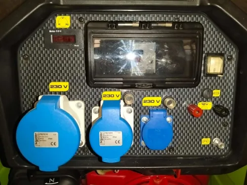 Groupe électrogène Ess28L, Monophasé 7.2 kVA (6.4kW),HONDA GX390 Autonomie 10H à 75% de charge - PRAMAC S8000