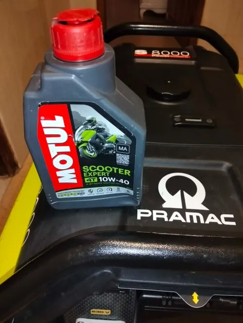 Groupe électrogène Ess28L, Monophasé 7.2 kVA (6.4kW),HONDA GX390 Autonomie 10H à 75% de charge - PRAMAC S8000
