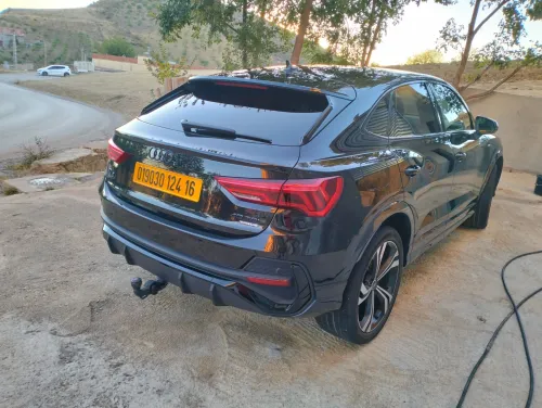 Audi Q3 2024 S-Line Quattro