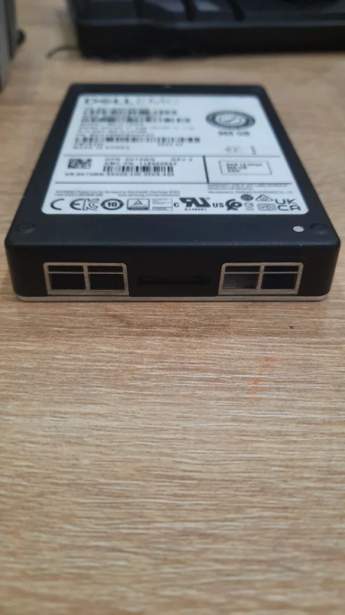 DUSQUE DELL SSD SAS 960 GIGA PRESQUE NEUF POUR SERVEUR ET WORKSTATION