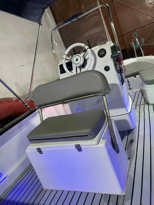 Bateaux bolior 5 metre50 avec moteur yamaha 100chevo 4ton 