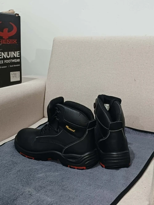 Godasse magnum orthopédique neuf pointure 44