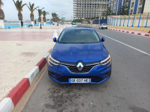 Renault Megane 4  2022 Itens