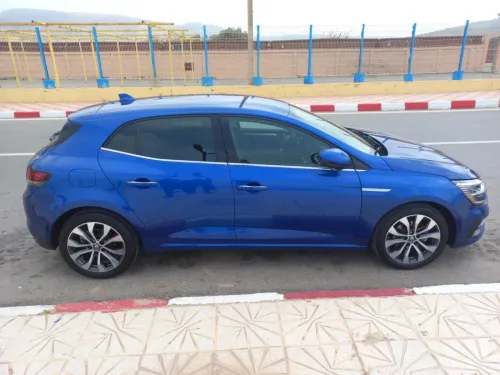 Renault Megane 4  2022 Itens
