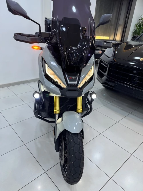 Hunda XADV 2023