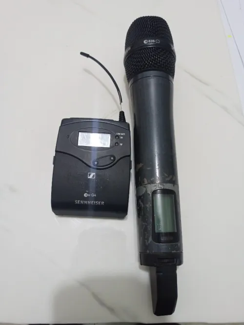 Micro SENNHEISER a Main G4 avec casque audio Sony 