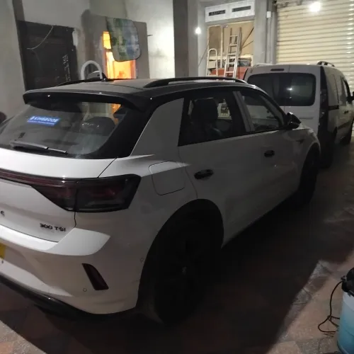 Volkswagen T-Roc 2025 300TSI