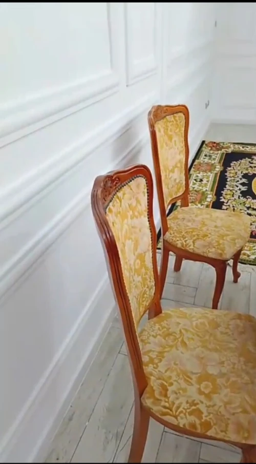 Table salle à manger Louis XIV (6 chaises)