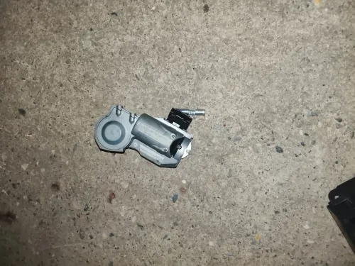 PIECE MERCEDES W203 2002