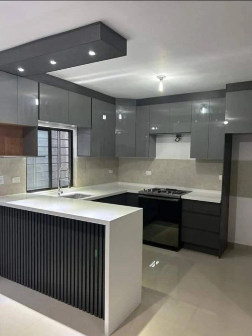 Fabrication de cuisine équipée et dressing moderne sur mesure
