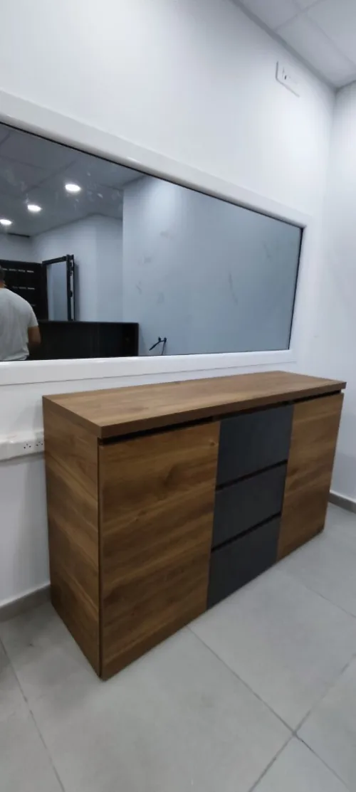 Fabrication tout sort de meuble de maison et bureaux sûr mesure et haut qualité 