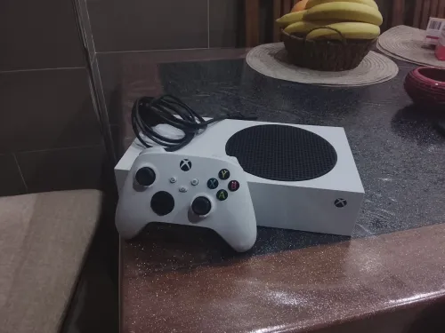 Xbox series s come neufe etat 10/10 jaya mn eroup version ta3ha 2023 October