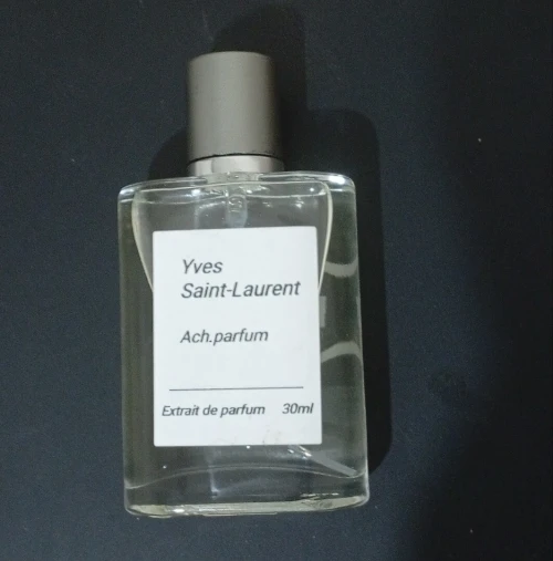 عطر Yves Saint Laurent - فخامة وأناقة تدوم طوال اليوم