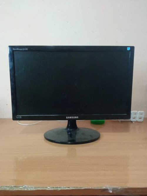 Ecran Samsung SyncMaster SA300 LED - 19 Pouces - Très Bon État