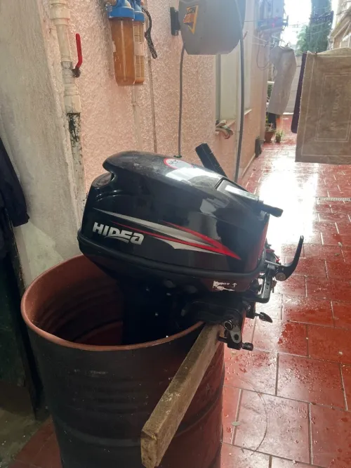 Sondeur +barque 4.80 et moteur hidea