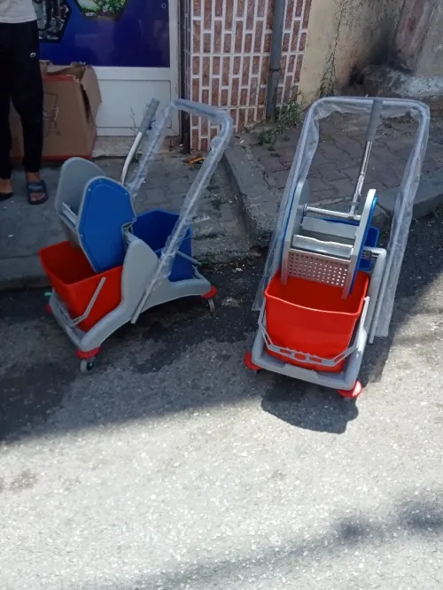 Chariots de ménage