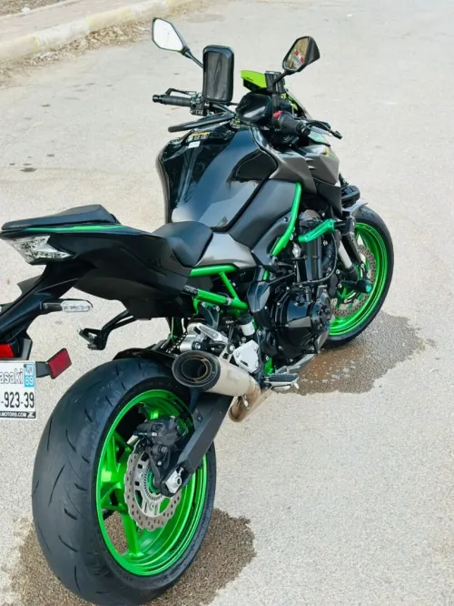 KAWAZAKI Z900 2023