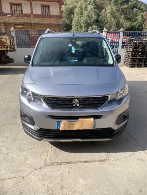 Peugeot Partner 2022 Tepee Allure 
