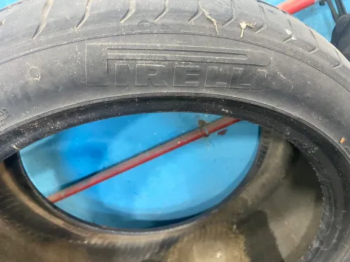 Pneu iris 235/35/R19 / pireli 255/40R19 3