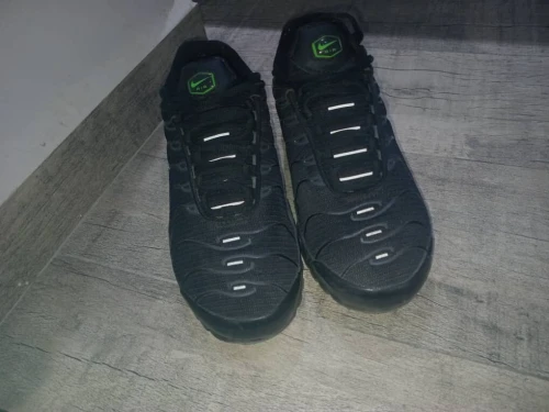 Vend Baskets Nike Tn